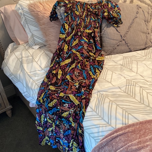 NIGHT FEVER SMOCKED PUFF SLEEVE MIDI DRESS- new in bag - Picture 6 of 8